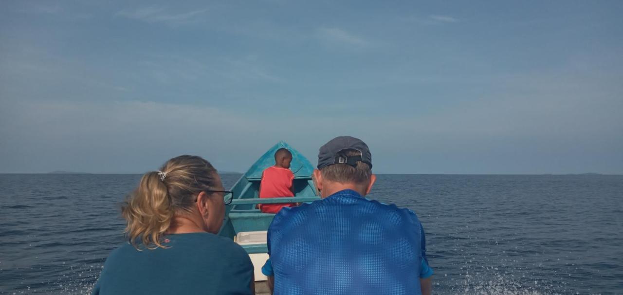 Arborek Diving Homestay R4 Besir Εξωτερικό φωτογραφία